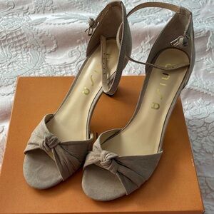 Unisa Women's Elegant Brown Heels